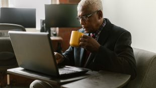 Older adults can benefit from educational technology - Silver Magazine www.silvermagazine.co.uk