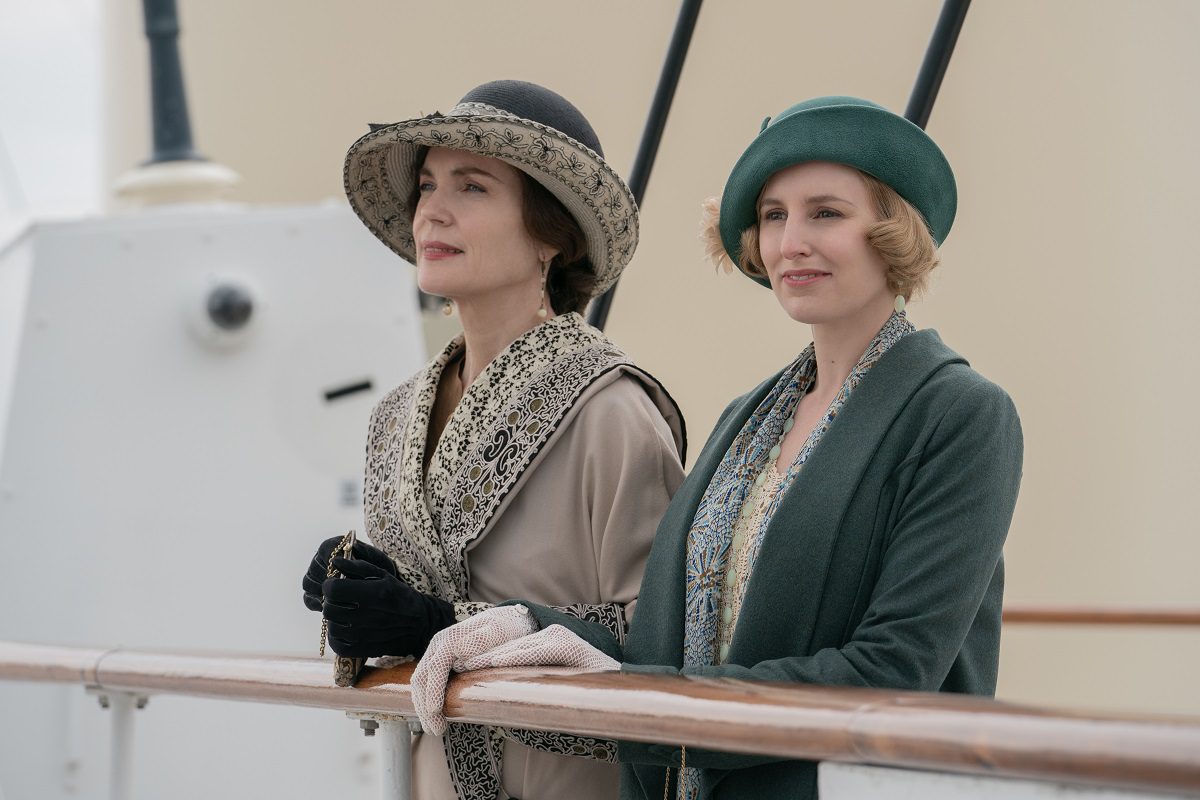 Elizabeth McGovern and Laura Carmichael on Downton Abbey for www.silvermagazine.co.uk