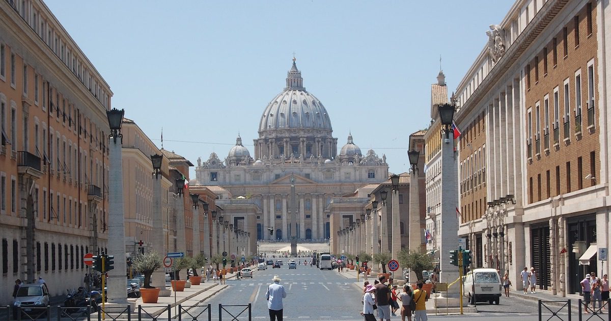 Put the 'smallest country' on your travel list the Vatican city - www.silvermagazine.co.uk